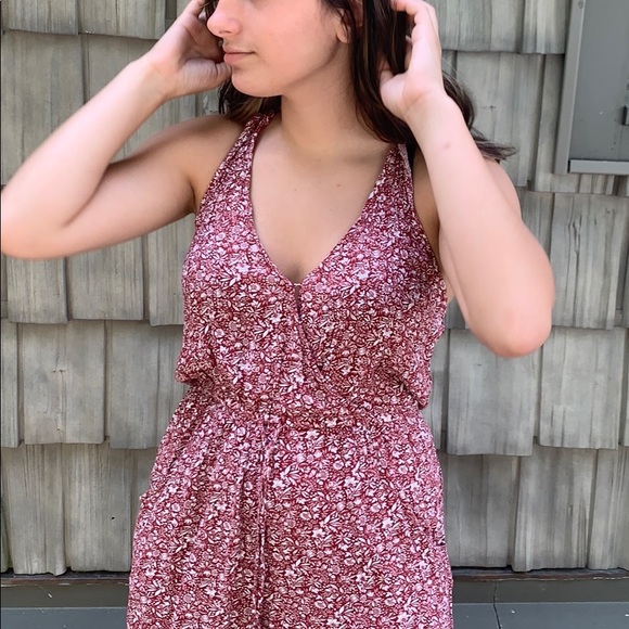 American Eagle Outfitters Dresses & Skirts - American eagle romper maroon/white floral print
